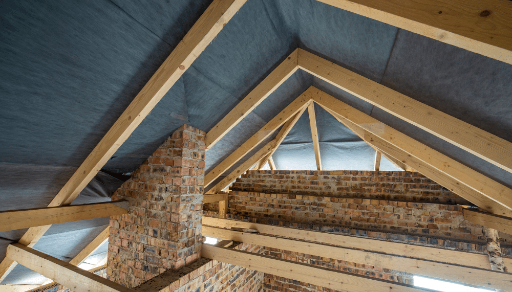Isolation des rampants de toiture ou des plafonds de combles : que choisir pour votre habitation ?